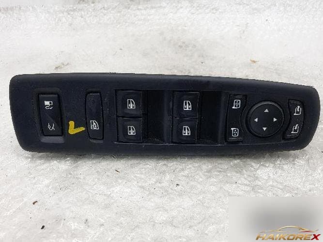 Renault SM7 2014 — блок управления стеклоподъемниками 809611518R