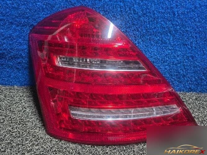 Mercedes-Benz S-Class 2010 — комбинированный задний фонарь левый (водительский) A2218200564