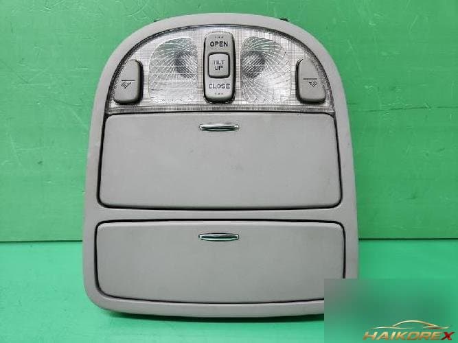 Hyundai Santa Fe 2010 — внутренний светильник 5