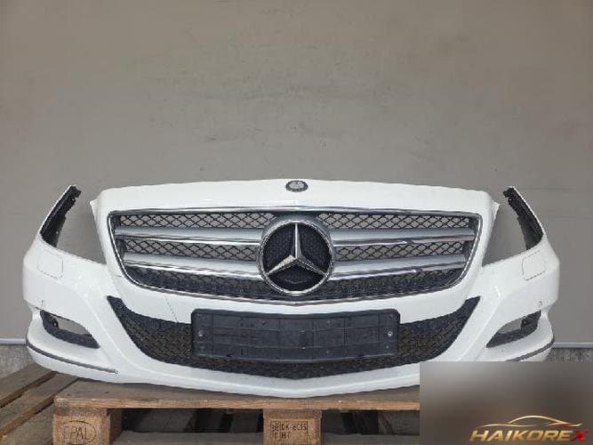 Mercedes-Benz CLS-Class 2013 — передний бампер