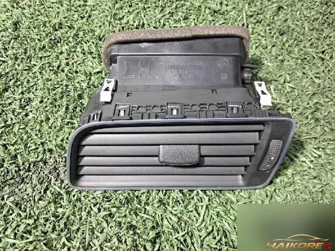 Volkswagen Passat 2015 — дефлектор обдува 561-819-703