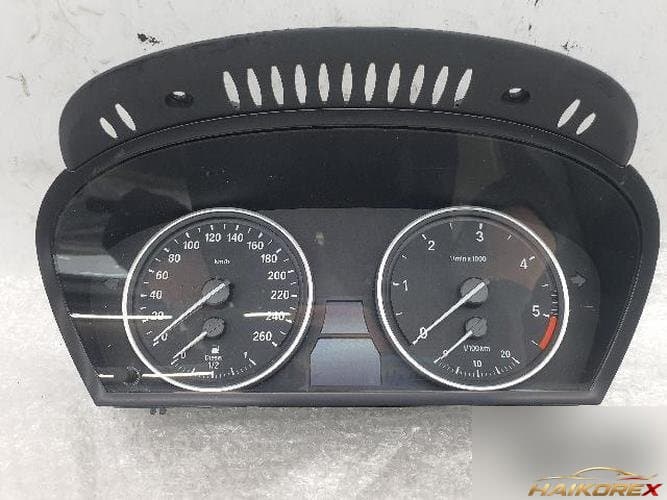 BMW X5 2013 — приборная панель