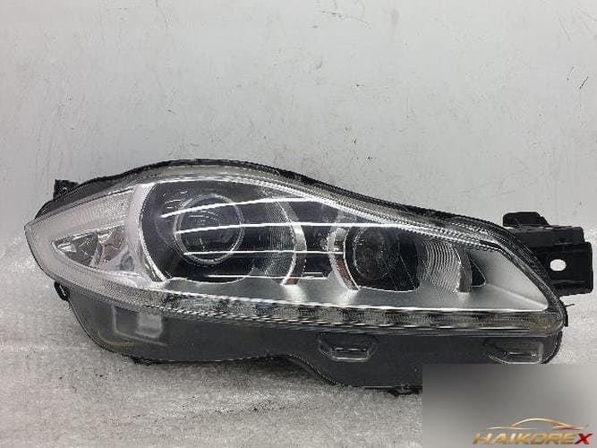 Jaguar XJ 2011 — фара правая (HID)
