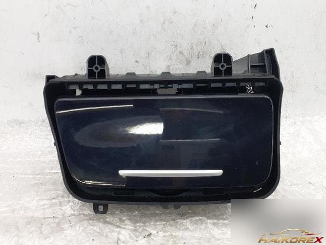 BMW 5 Series 2011 — центральная консоль, подстакан, панель коробки передач (9 142 166-11 1)