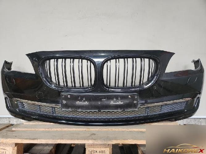 BMW 7 Series 2010 — передний бампер