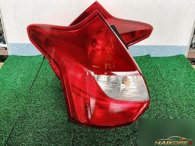 Ford Focus 2012 — фонарь задний левый (комбинированный)