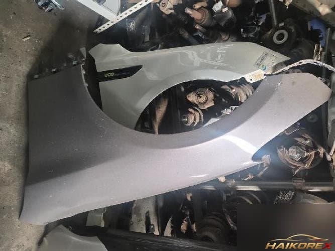 Hyundai Genesis 2009 — крыло левое