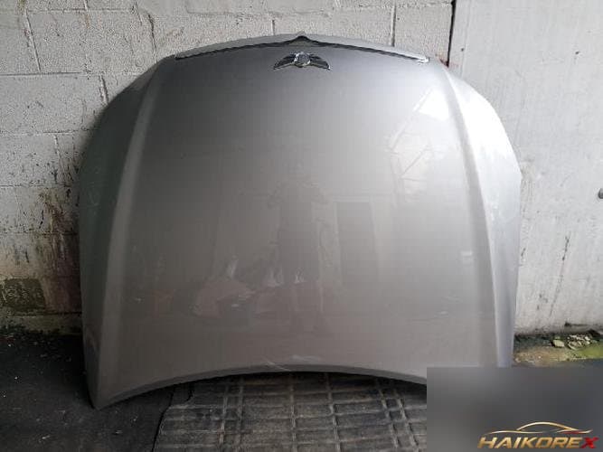 Hyundai Genesis 2011 — капот