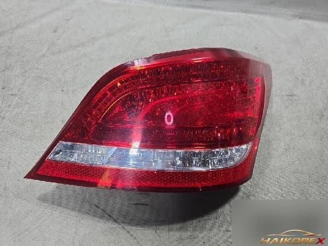 Hyundai Equus 2011 — задний комбинированный фонарь правый (пассажирский)