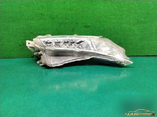 Toyota Camry 2015 — противотуманная фара правая 81440-06030