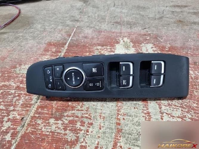 Kia Sorento 2018 — выключатель стеклоподъемника 93570-C5BA0