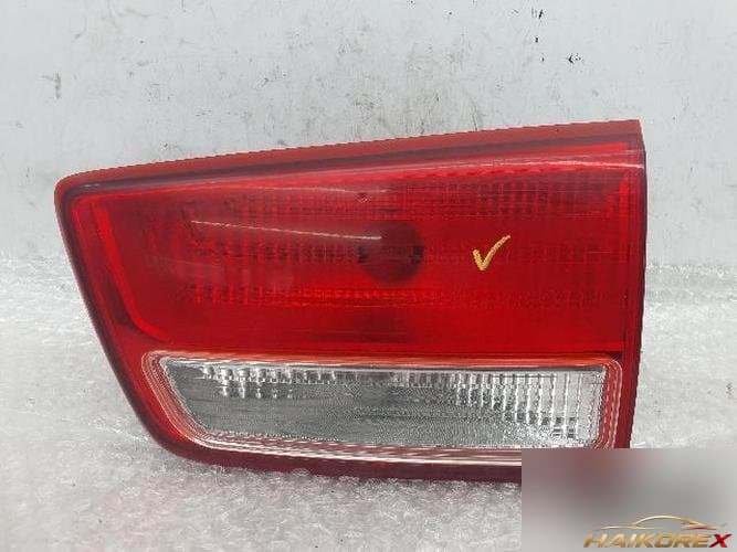 Kia Carnival 2017 — фонарь белый задний (багажника) правый 92406-A9010