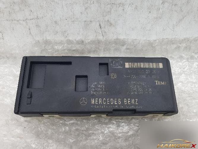 Mercedes-Benz CLS-Class 2013 — модуль багажника A2188202926