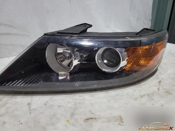 Kia Sorento 2010 — фара левая 921012P000