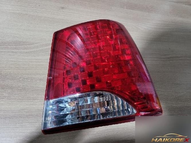 Kia Sorento 2010 — фонарь задний комбинированный правый (пассажирский)