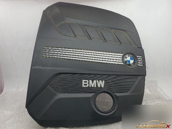 BMW 5 Series 2011 — крышка двигателя