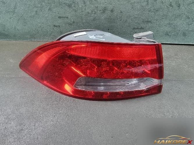 Kia Roche 2009 — комбинированный фонарь задний левый (водительский)
