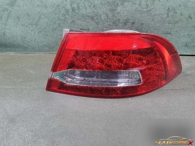 Kia Sorento 2009 — фонарь комбинированный задний правый (LED)