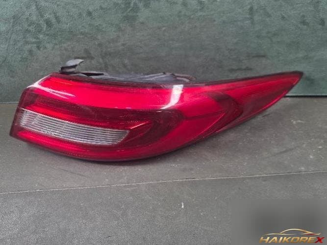 Hyundai Sonata 2015 — комбинированный фонарь задний правый (пассажирский)
