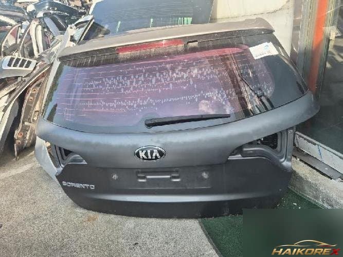 Kia Sorento 2014 — задняя дверь (дверь багажника)