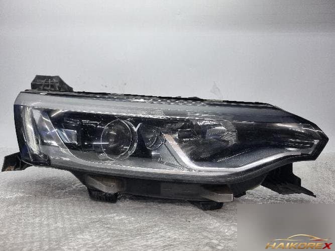 Renault SM6 2019 — фара правая (головной свет)