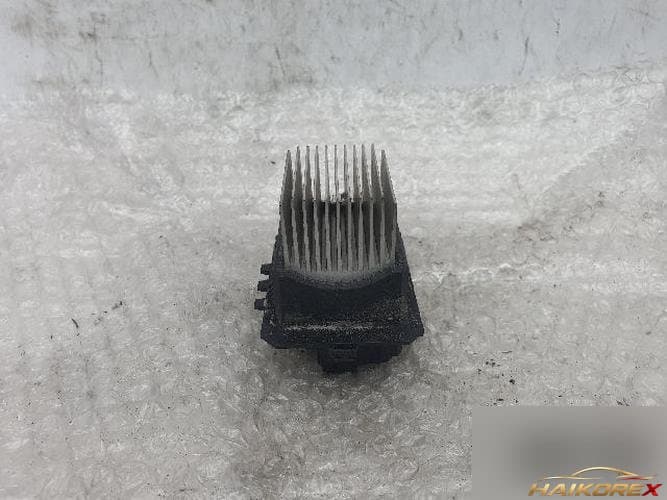 Renault SM3 2011 — резистор отопителя