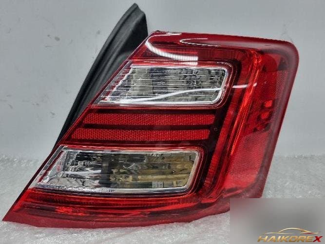 Ford Taurus 2016 — фонарь задний правый DG13-13B504-A