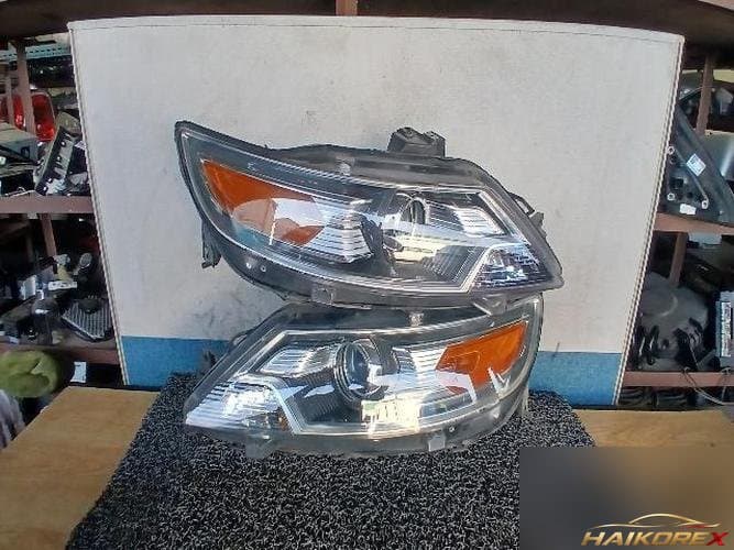Ford Taurus 2011 — фара правая BG1313005AJ