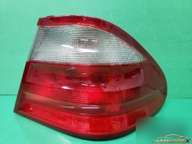Mercedes-Benz CLK-Class 2002 — комбинированный фонарь задний правый