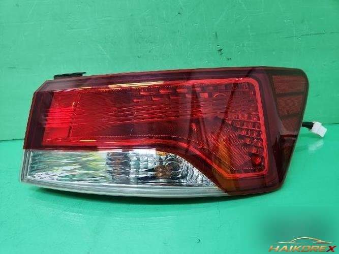 Kia Forte 2010 — комбинированный задний фонарь правый (пассажирский) 92402-1M3