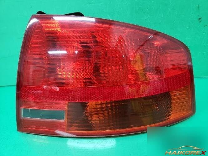 Audi A4 2008 — фонарь задний правый