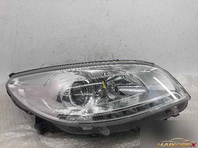 Renault SM7 2012 — фара правая