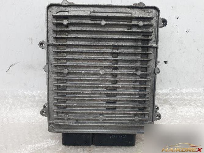 Mercedes-Benz E-класс W212 2015 — блок управления двигателем ECU A2769004600