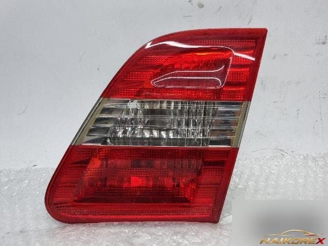 Mercedes-Benz B-Class 2008 — накладка белая багажника, правая