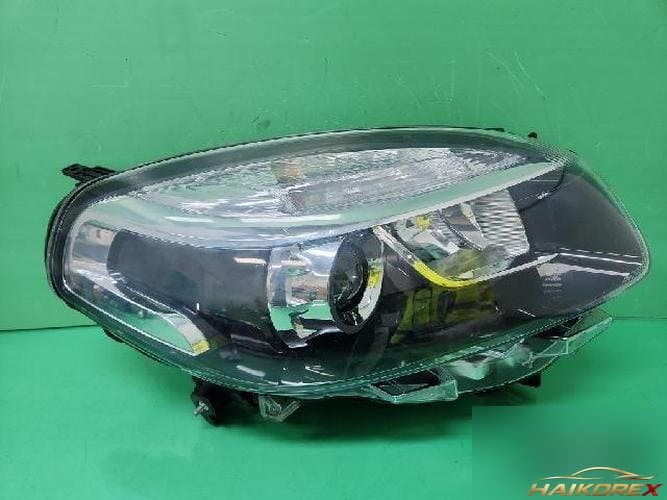 Renault QM5 2014 — фара правая 1