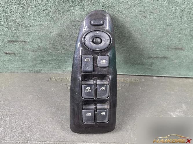 Kia Roche 2008 — выключатель стеклоподъемника 93570-2G270 M1