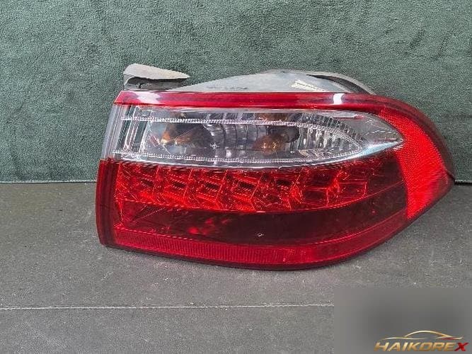 Kia Sorento 2008 — задний комбинированный фонарь правый (светодиодный)