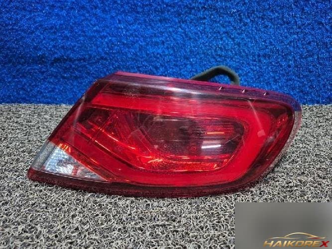 Chrysler 200 2015 — комбинированный фонарь задний правый 68110362AA