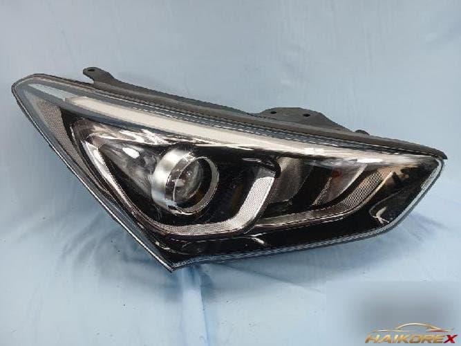 Hyundai Santa Fe 2017 — фара головного света правая (HID)