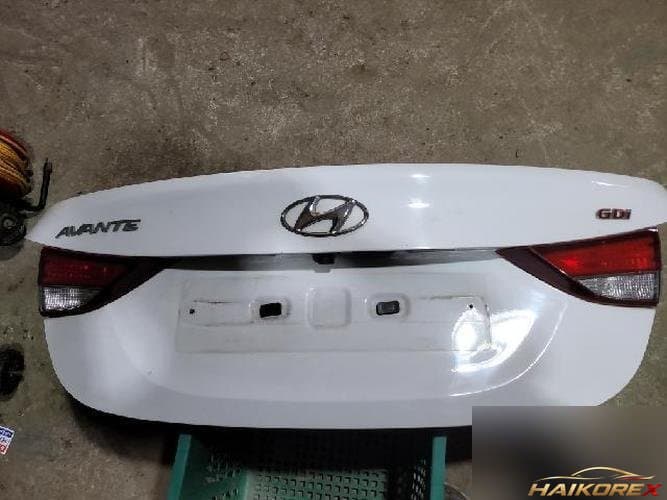 Hyundai Avante 2014 — крышка багажника