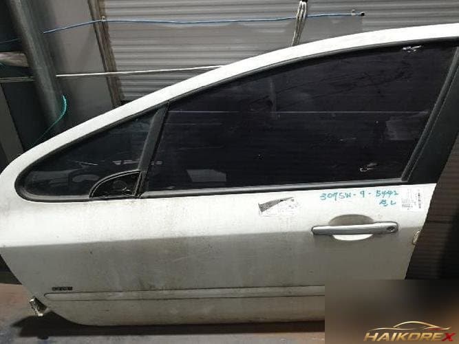 Peugeot 307 2009 — передняя дверь левая 9002S8