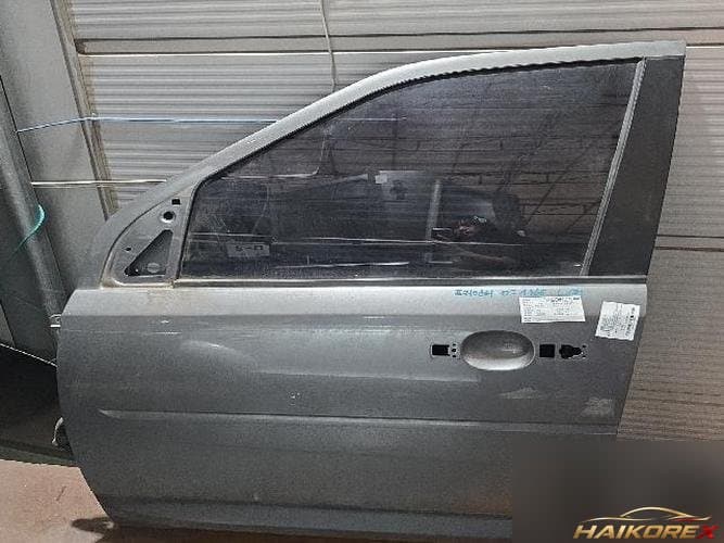 Land Rover Freelander 2010 — дверь передняя левая LR005657