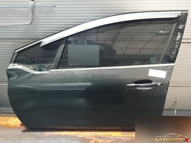 Peugeot 208 2014 — дверь передняя левая 9807820780