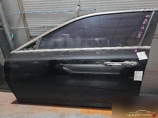 Chrysler 300 2012 — дверь передняя левая