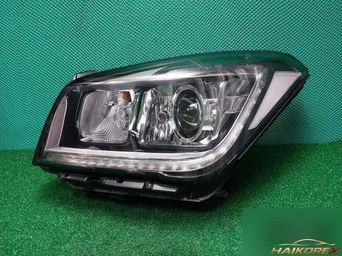 Hyundai Genesis 2016 — фара левая в сборе HID