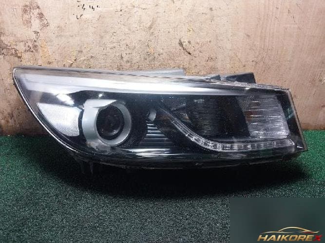 Kia Carnival 2016 — фара правая HID 92102A9040
