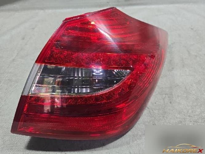 Hyundai Genesis 2012 — комбинированный фонарь задний правый (пассажирский)