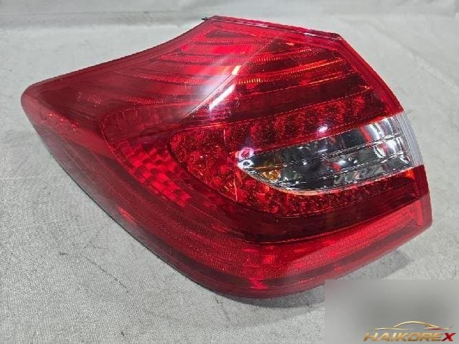 Hyundai Genesis 2012 — комбинированный задний фонарь левый (водительский)