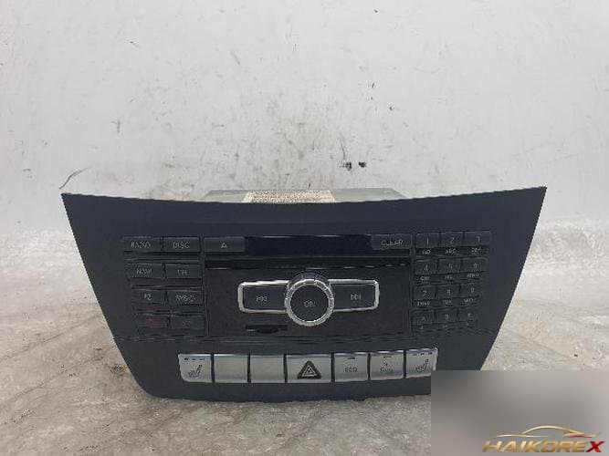 Mercedes-Benz C-Class 2012 — головное устройство AV-системы A2049005908