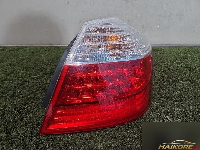 Hyundai Genesis 2011 — комбинированный фонарь задний правый 92402 3M0 8